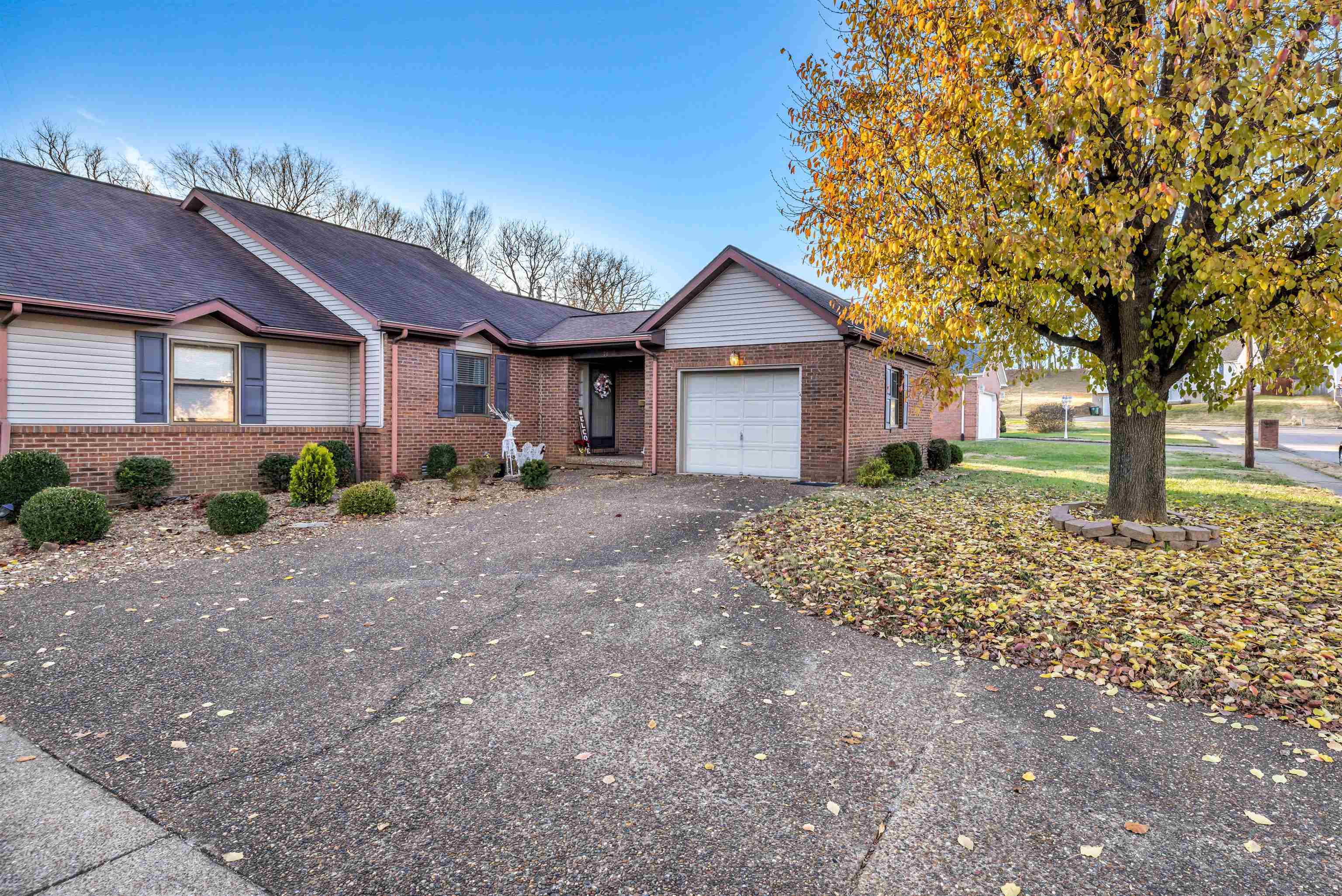 Property Photo:  782 G Lakeview Dr  KY 42420 