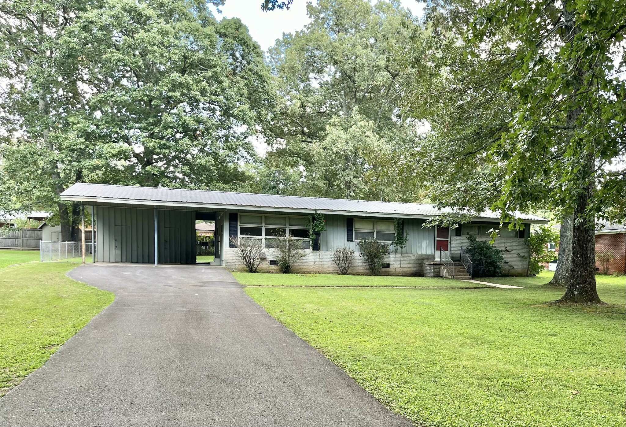 Property Photo:  907 Westwood Dr  TN 37388 