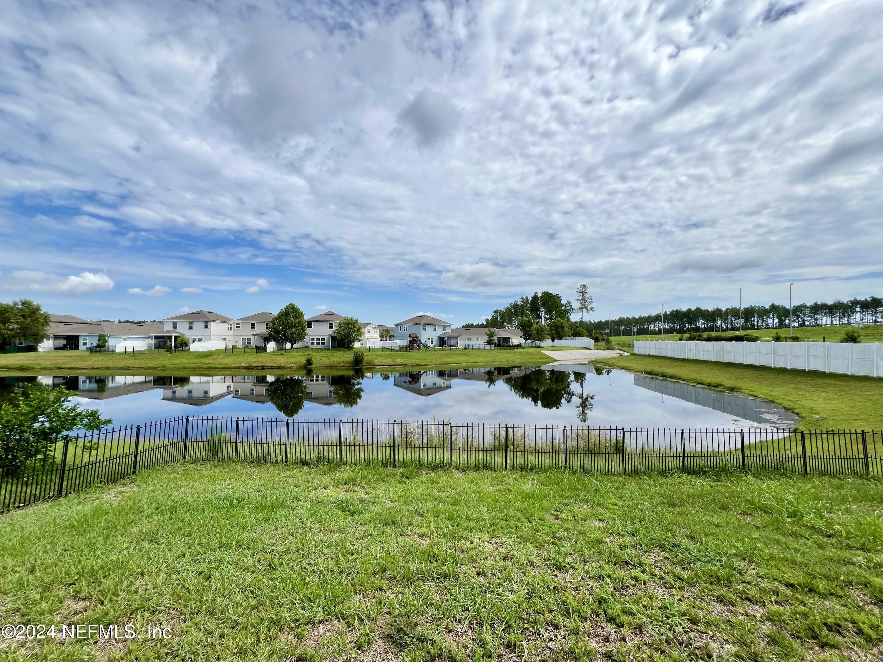 Property Photo:  10007 Andean Fox Drive  FL 32222 