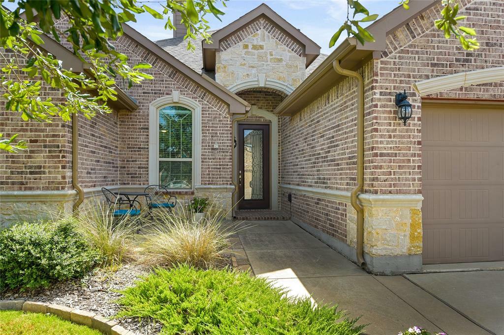 Property Photo:  116 Traveller Street  TX 75065 