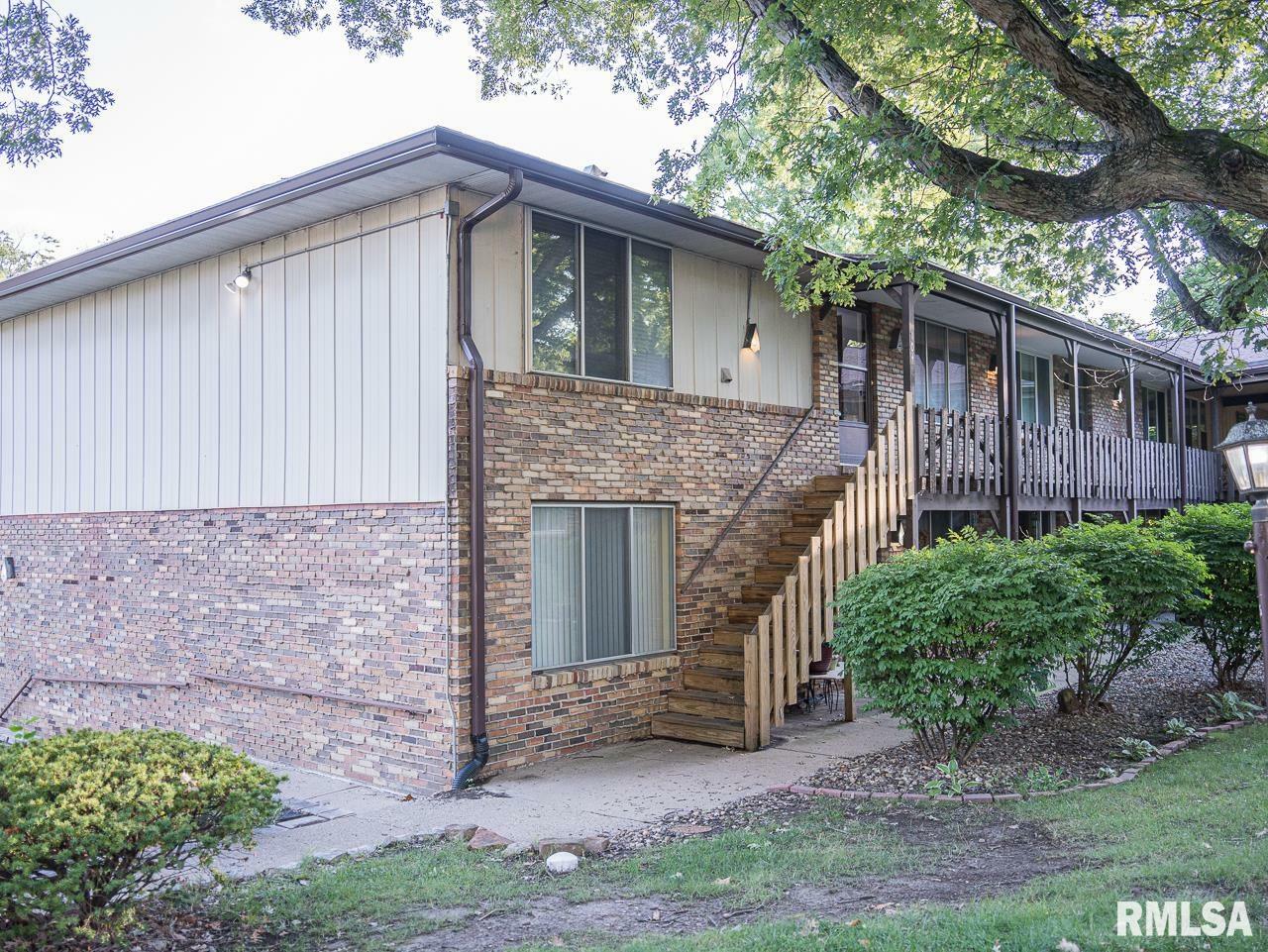 Property Photo:  169 E Oak Cliff Court 104  IL 61614 