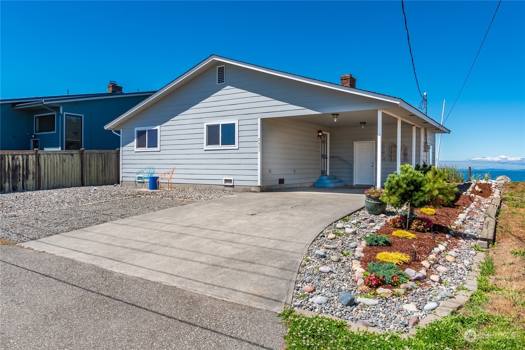 Property Photo:  2625 W Beach Road  WA 98277 