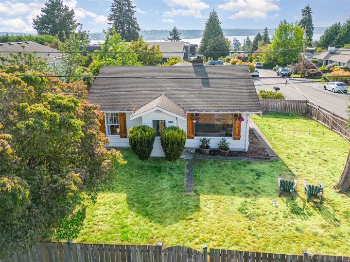 Property Photo:  1523 2nd Street  WA 98033 