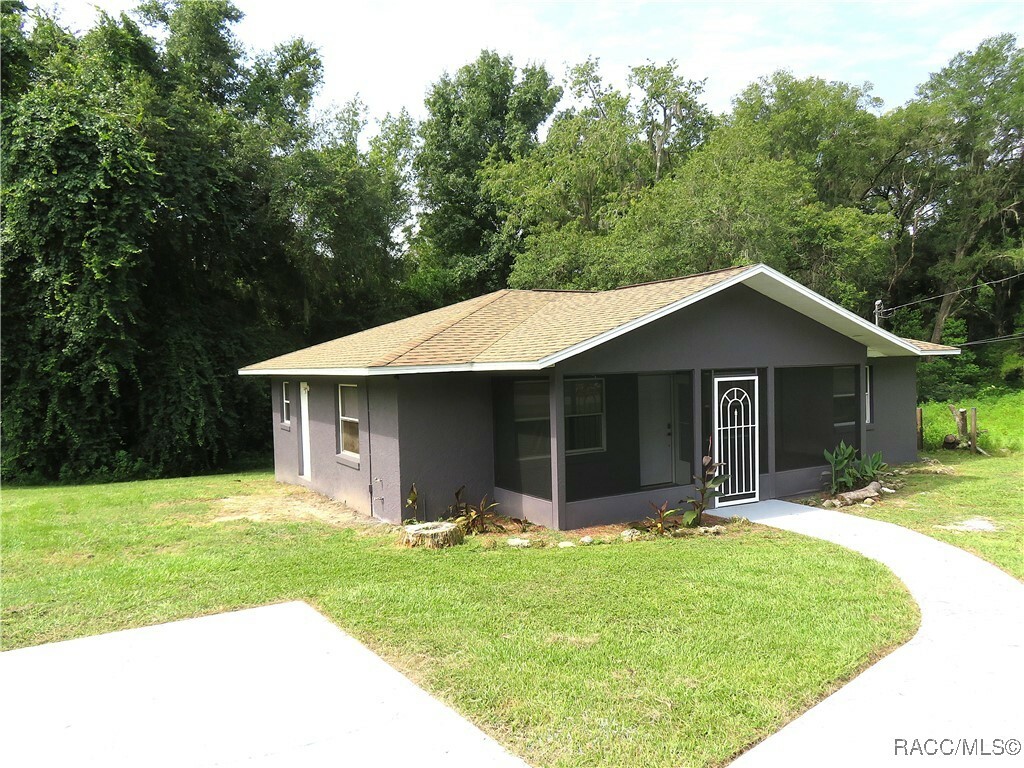 Property Photo:  3216 E Buckskin Lane  FL 34442 