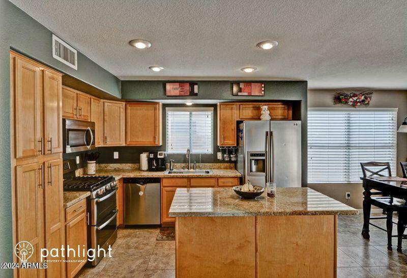 Property Photo:  12527 W Edgemont Avenue  AZ 85392 