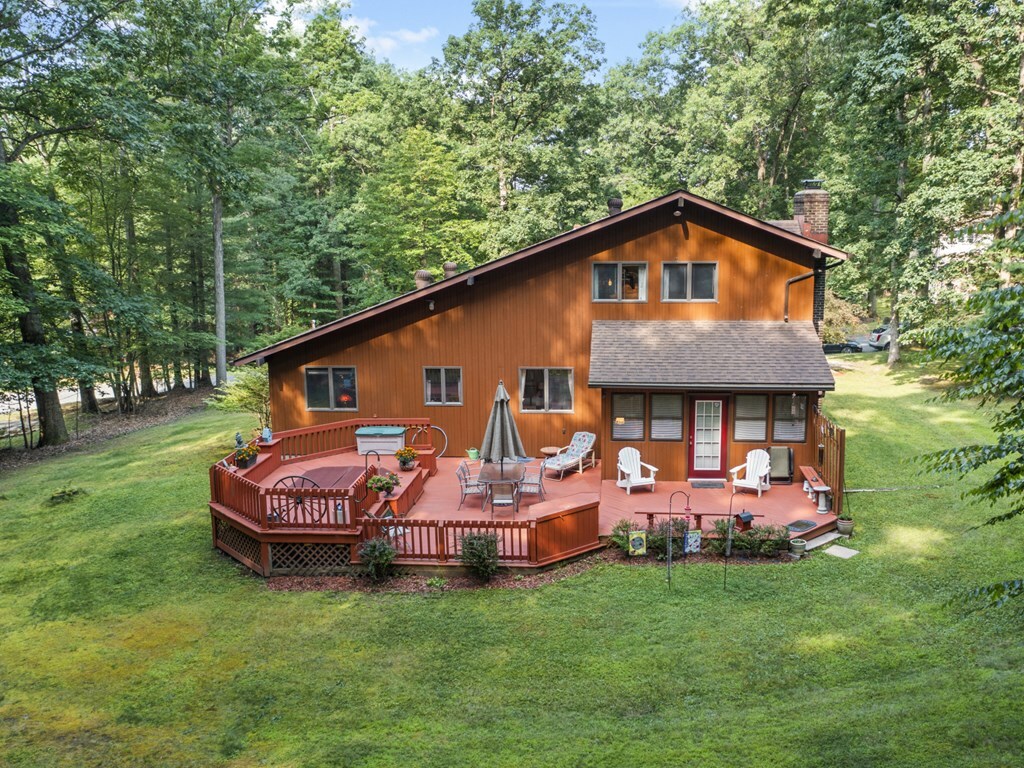 Property Photo:  104 White Oak Drive  PA 16354 