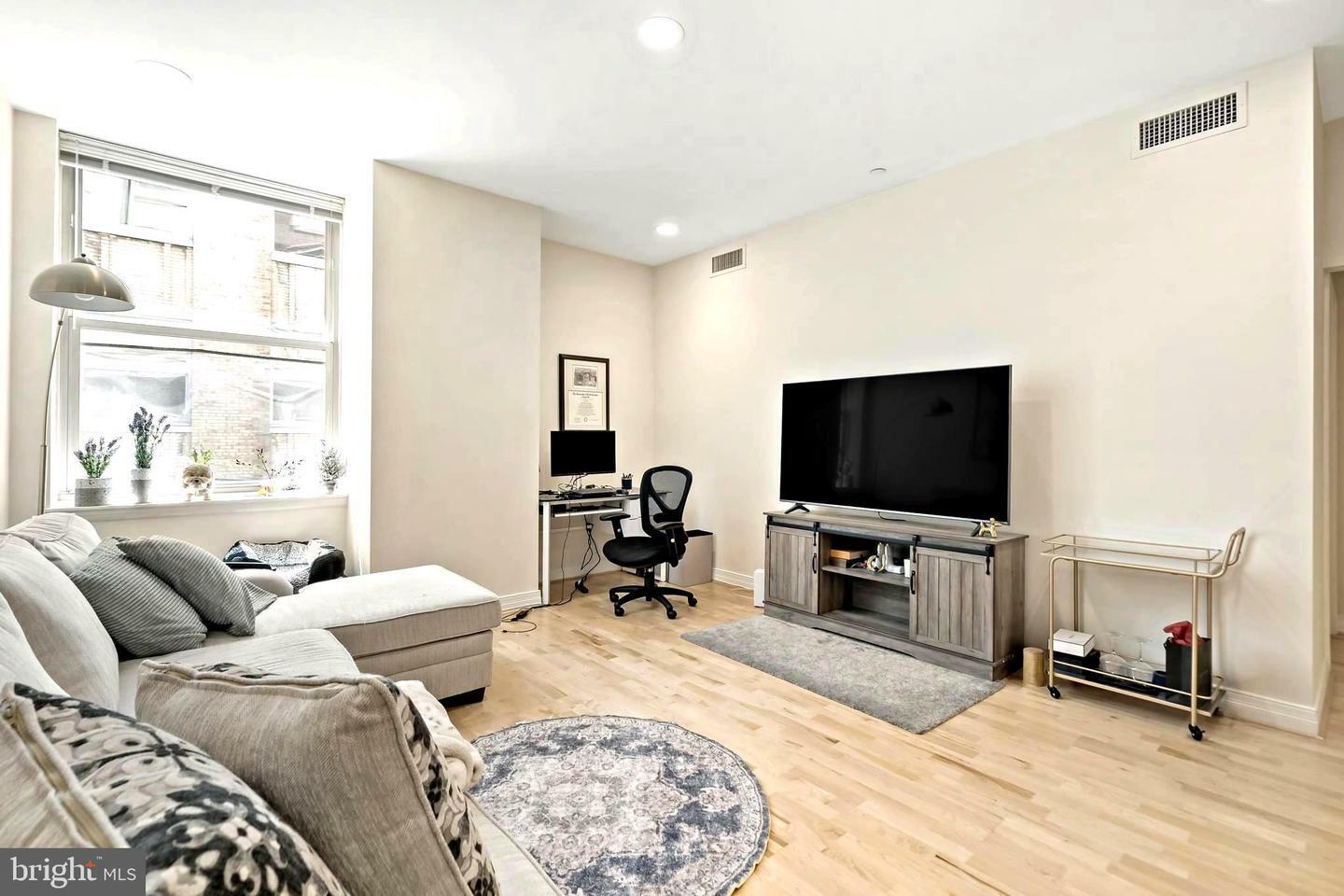 Property Photo:  1600 Arch Street 18 1502  PA 19103 