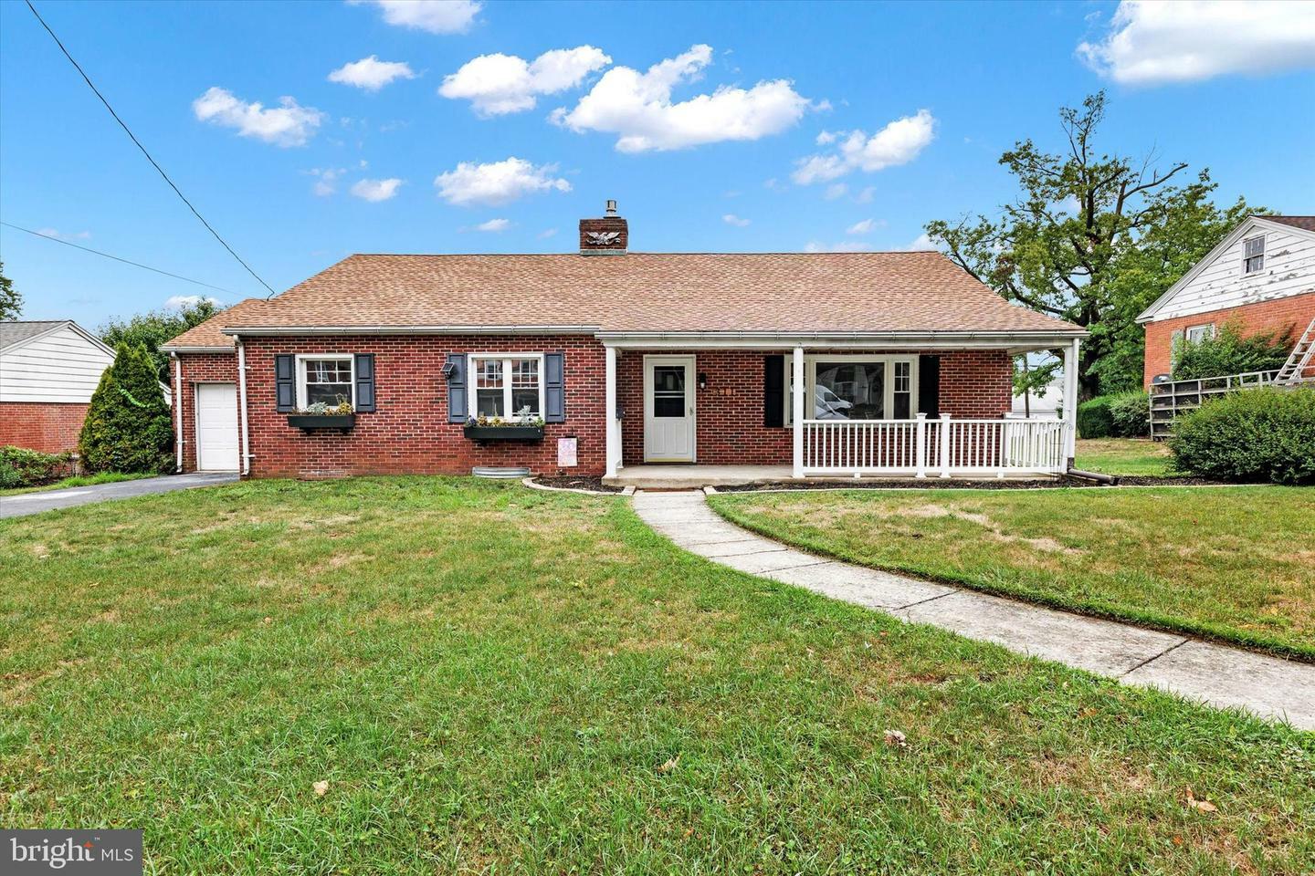 Property Photo:  311 Boundary Avenue  PA 17356 