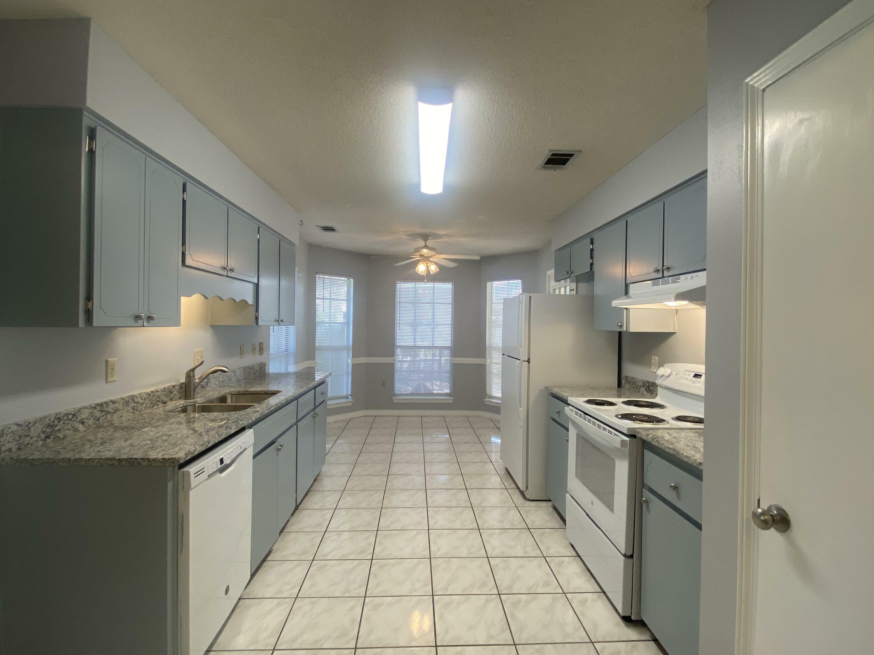 Property Photo:  19 Winfield Way  FL 32569 