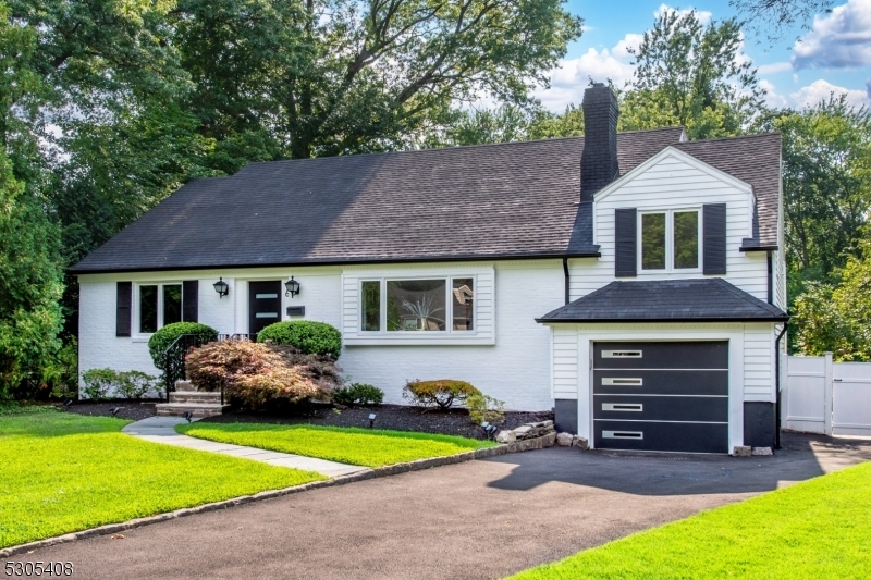 Property Photo:  6 Chestnut Hill Pl  NJ 07028 