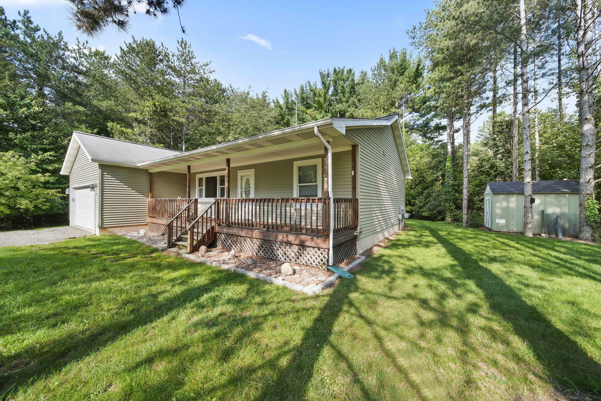 Property Photo:  501 Reef Court  MI 49272 