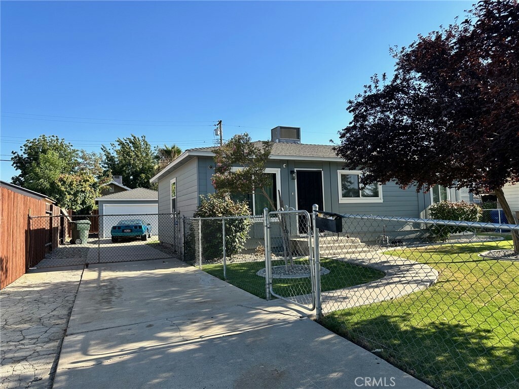 Property Photo:  3609 Peckham Avenue  CA 93309 