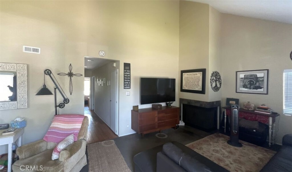 Property Photo:  4115 E 6th Street  CA 90814 