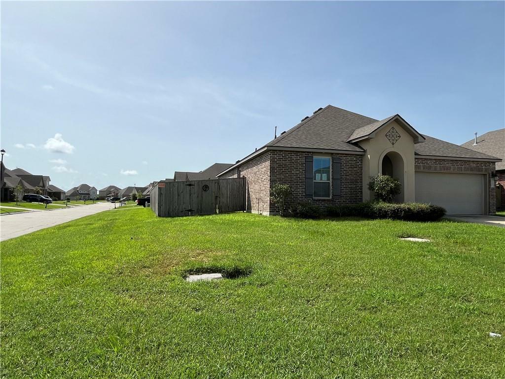 Property Photo:  744 Lakeshore Village Drive  LA 70461 