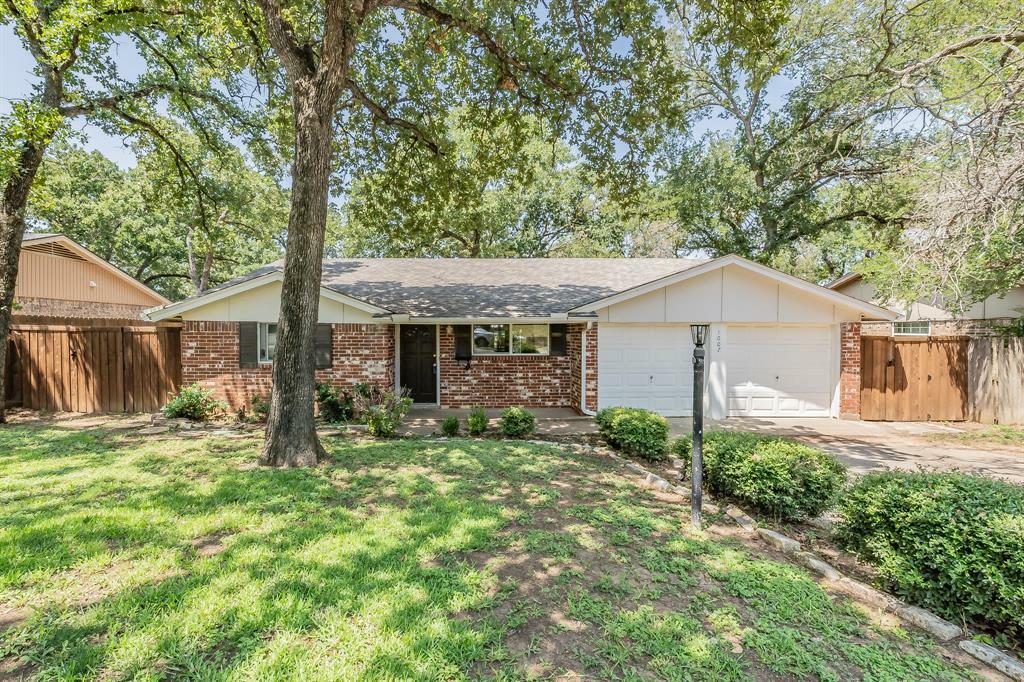 Property Photo:  1007 N Lucas Drive  TX 76051 