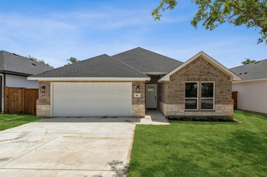 Property Photo:  801 Exeter Street  TX 76104 