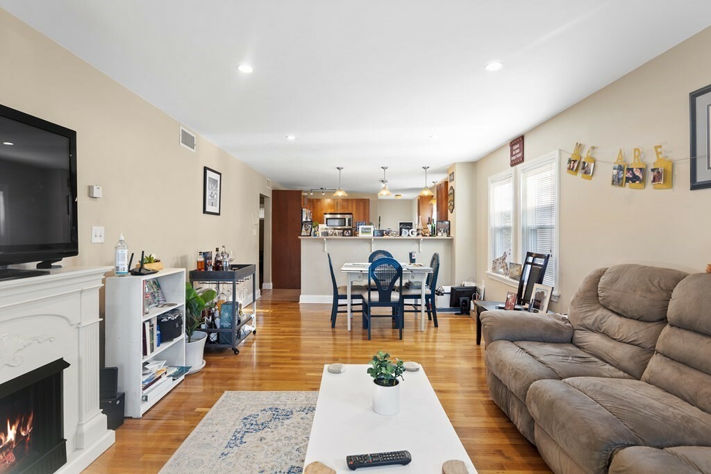 Property Photo:  149 Sydney Street 1  MA 02125 