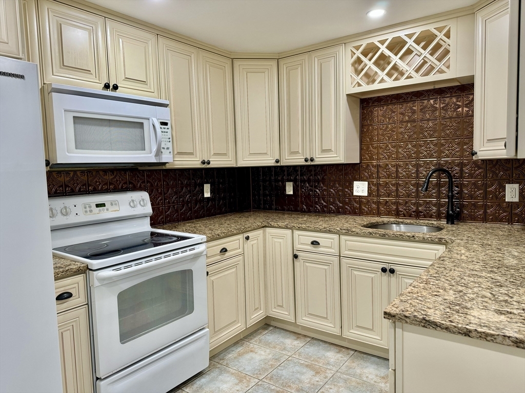 Property Photo: 1321 Worcester Road 112 MA 01701