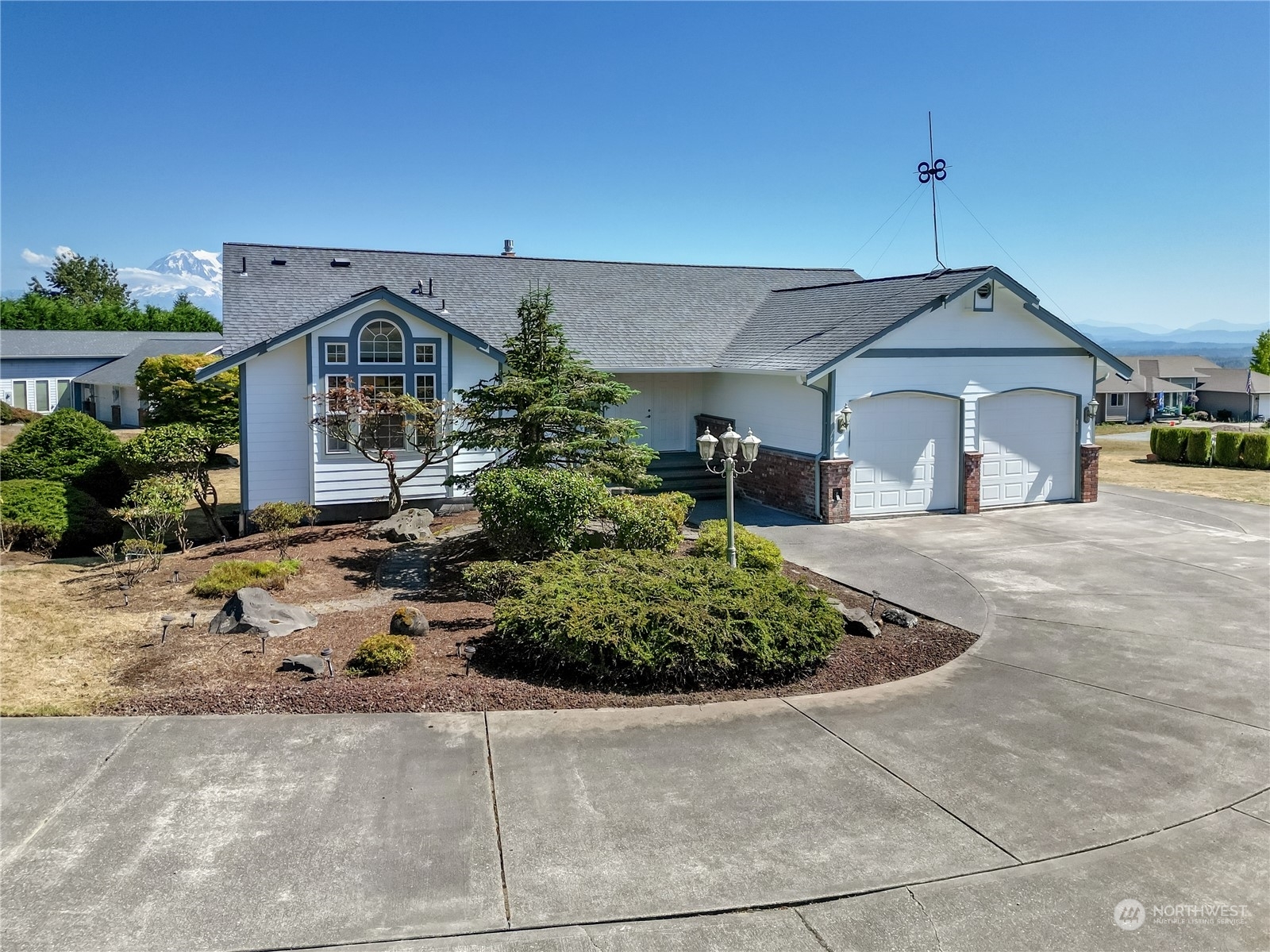 Property Photo: 10016 252nd Street E WA 98338