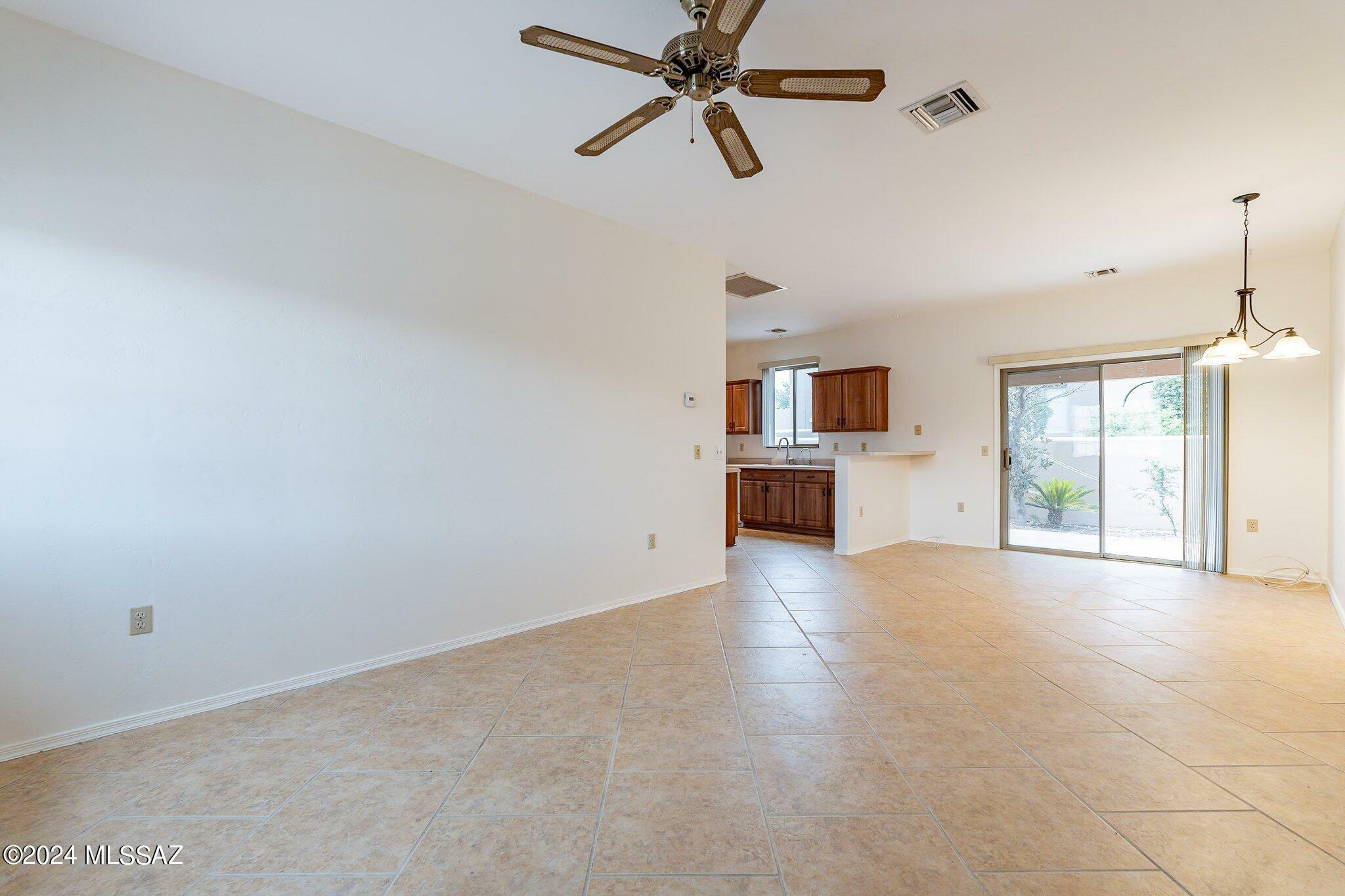 Property Photo:  701 W Calle De La Pelotita  AZ 85614 