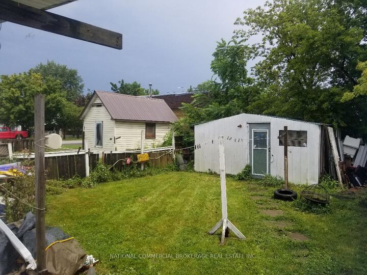 Property Photo: 409 Murray Street ON N8A 1V5