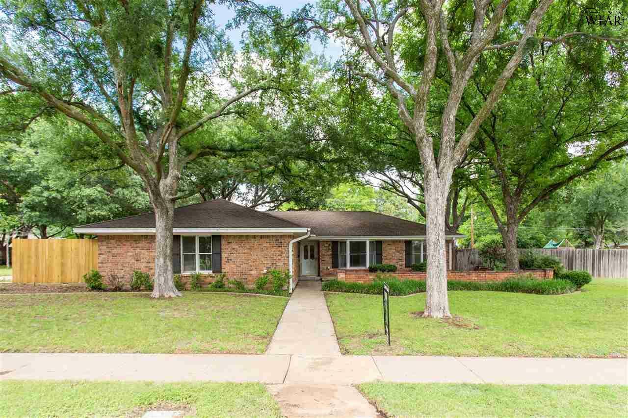 Property Photo:  2416 Merrimac Drive  TX 76308 