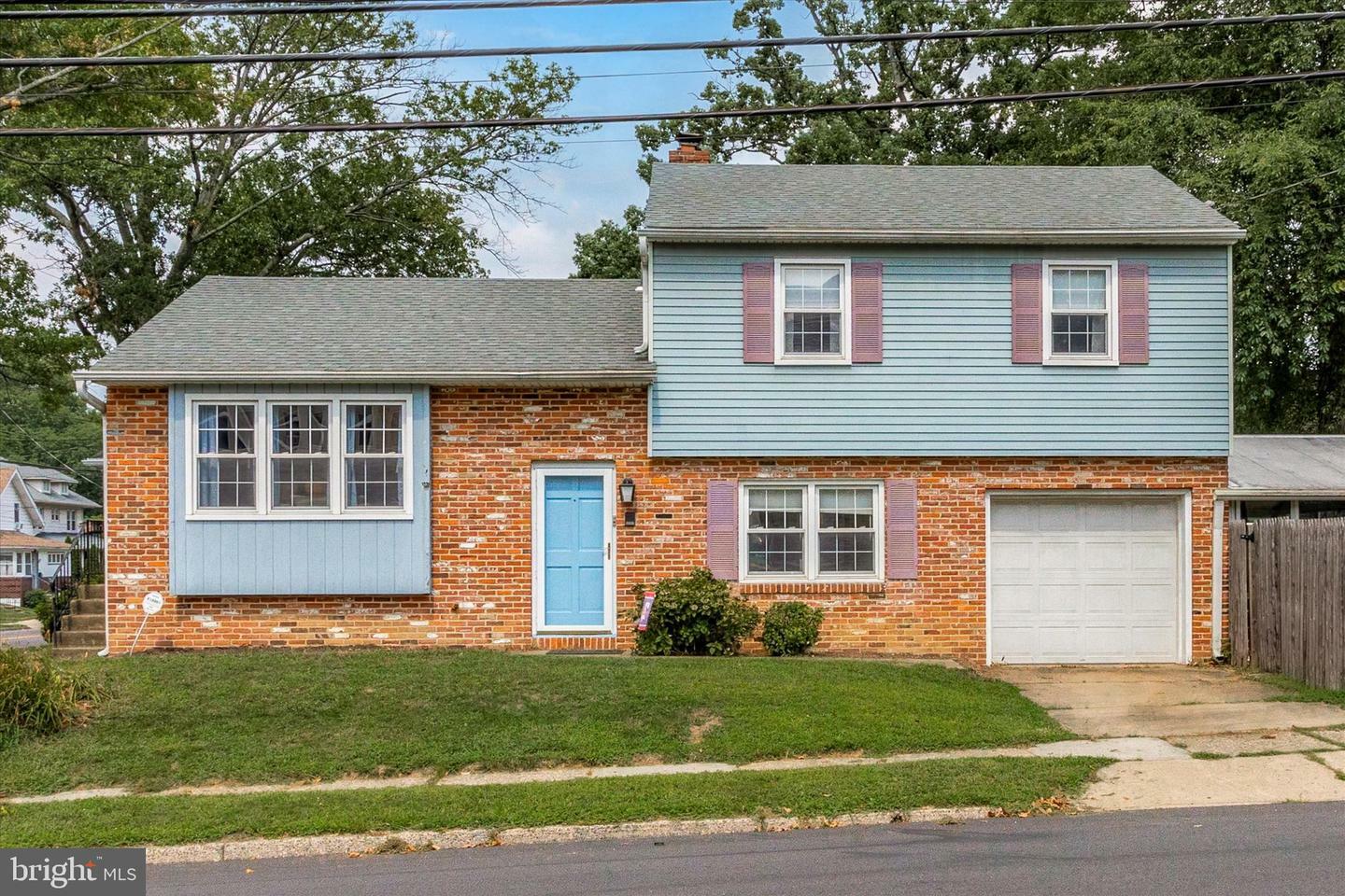 Property Photo:  266 W Pine Street  NJ 08106 