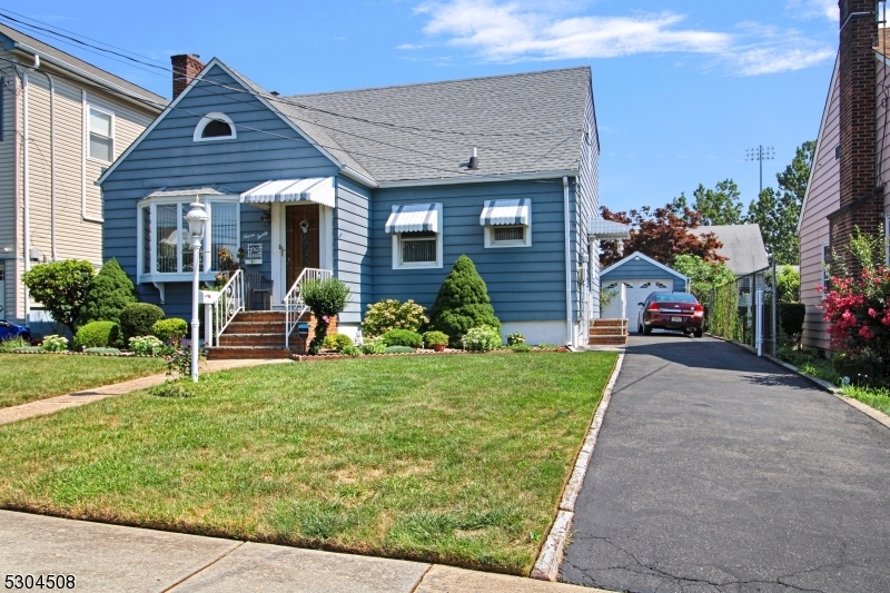 Property Photo:  720 Erudo St  NJ 07036 