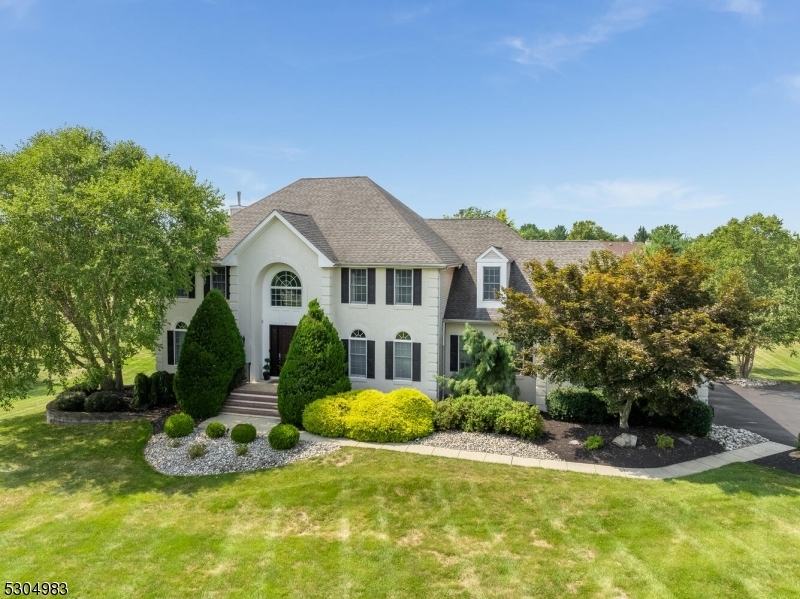 Property Photo:  6 Ridgeview Ct  NJ 08551 