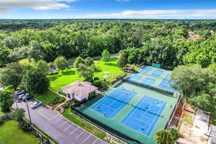 Property Photo:  827 Dunbar Terrace  FL 32708 