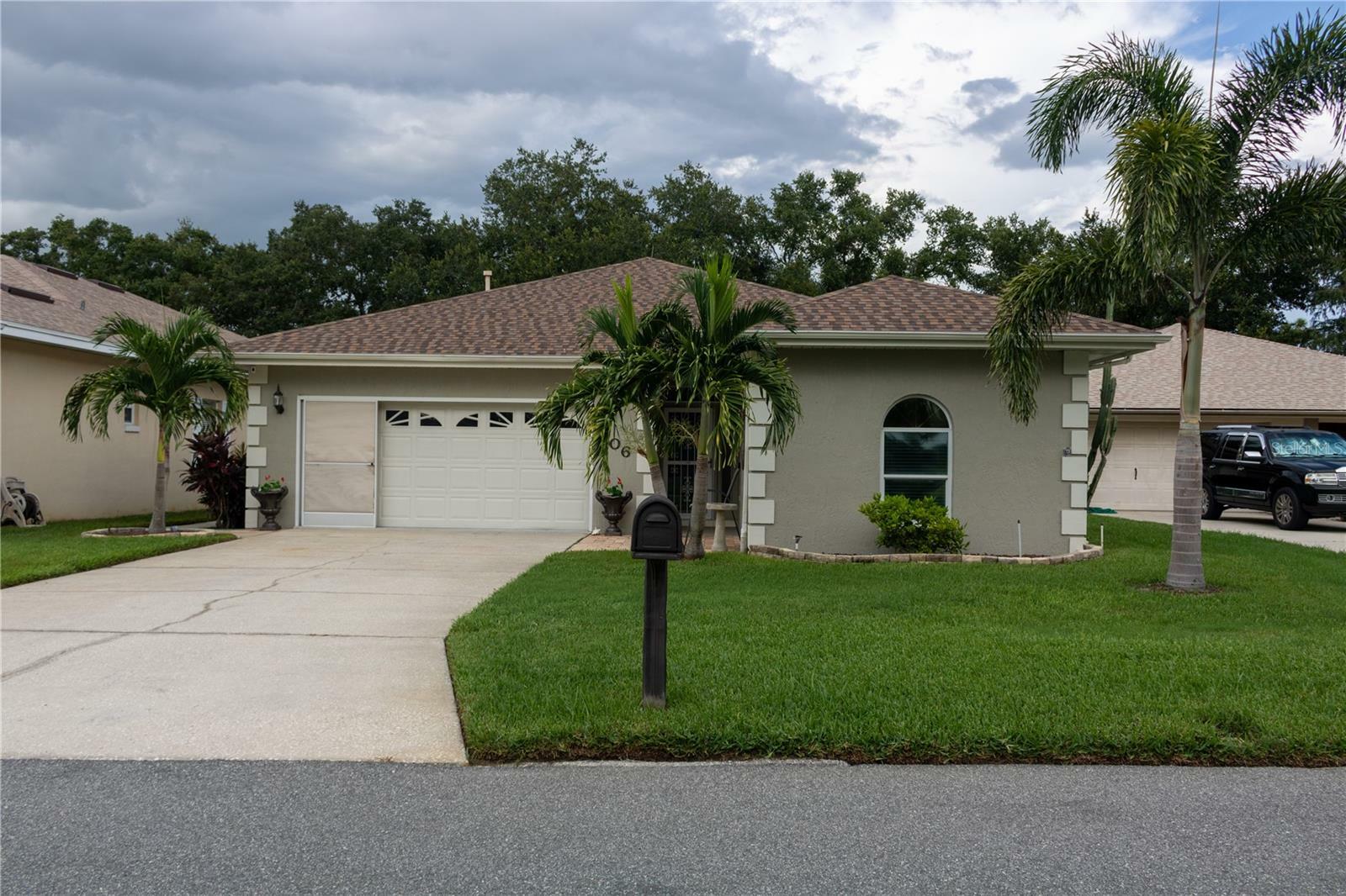 Property Photo:  706 Canberra Road  FL 33884 