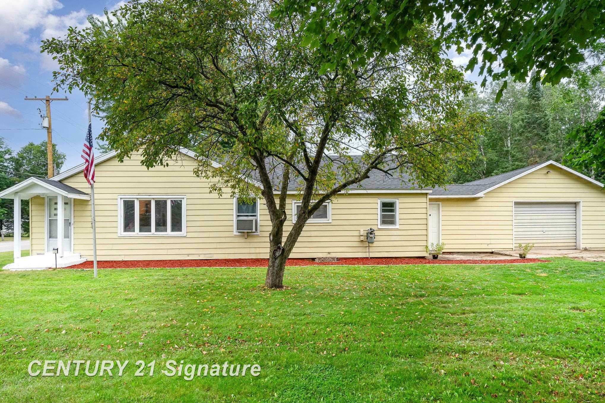 Property Photo:  304 N Corning Street  MI 48622 