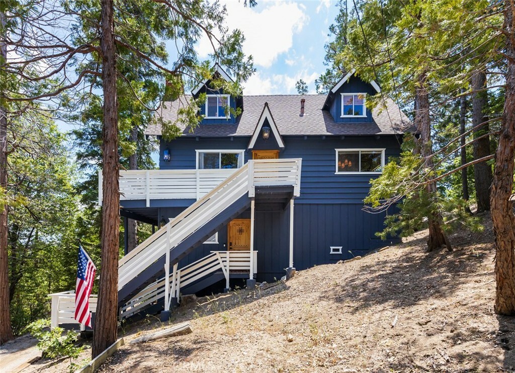 Property Photo: 481 Pyramid Drive CA 92352