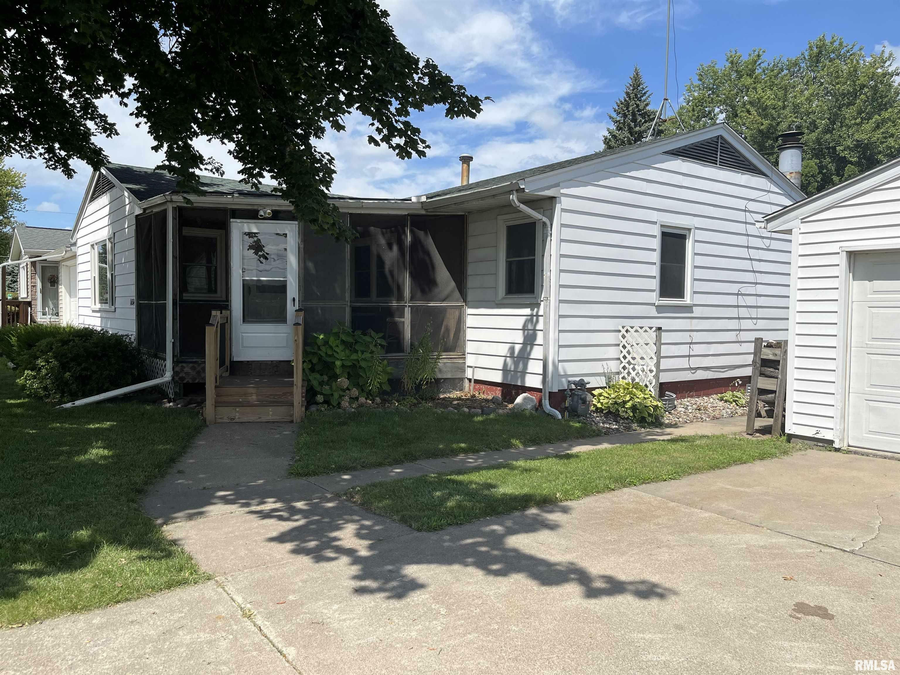 Property Photo:  1434 27th Avenue South  IA 52732 