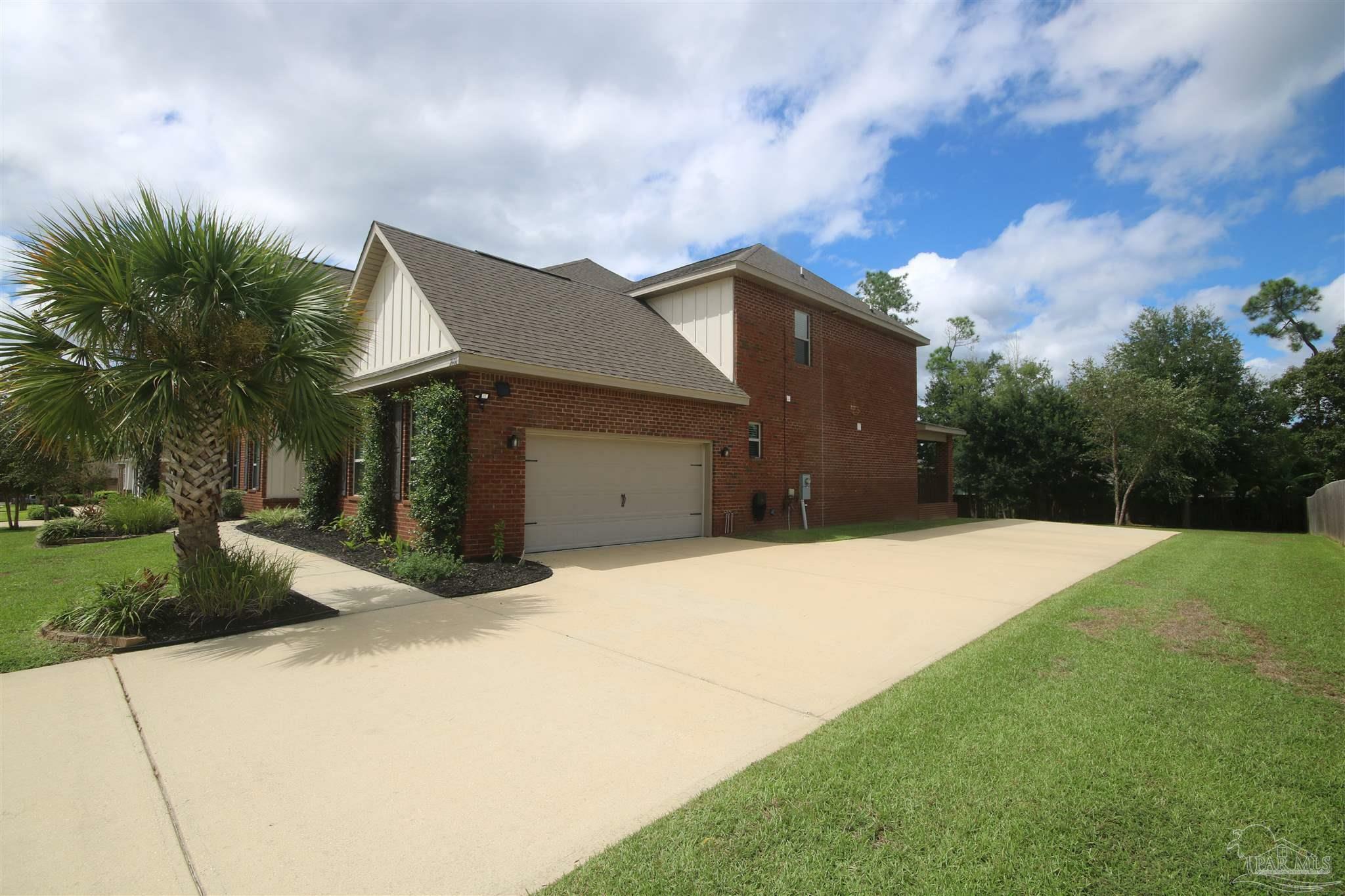 Property Photo:  2608 Gemstone Cir  FL 32571 