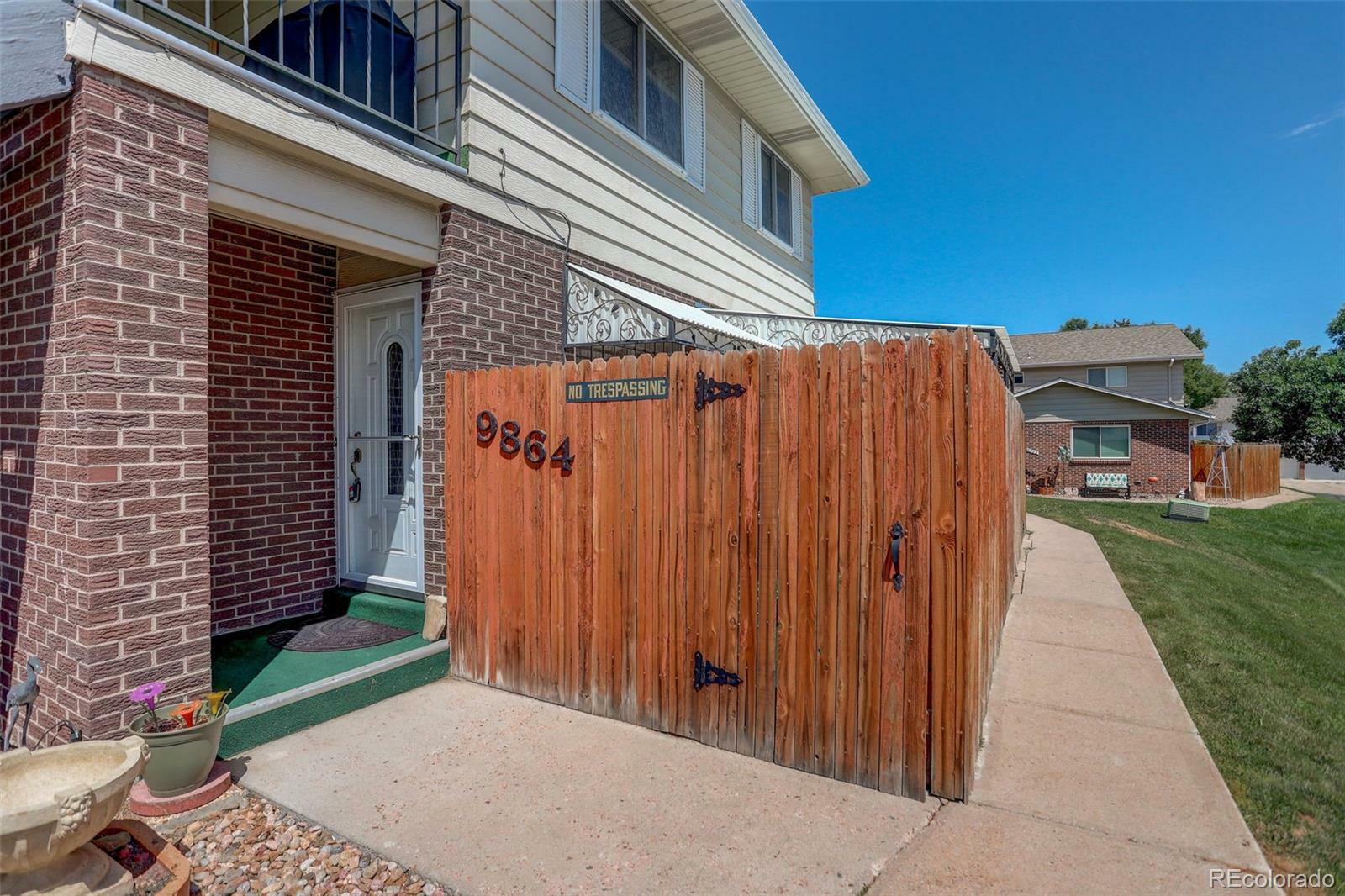 Property Photo:  9864 Appletree Place  CO 80260 