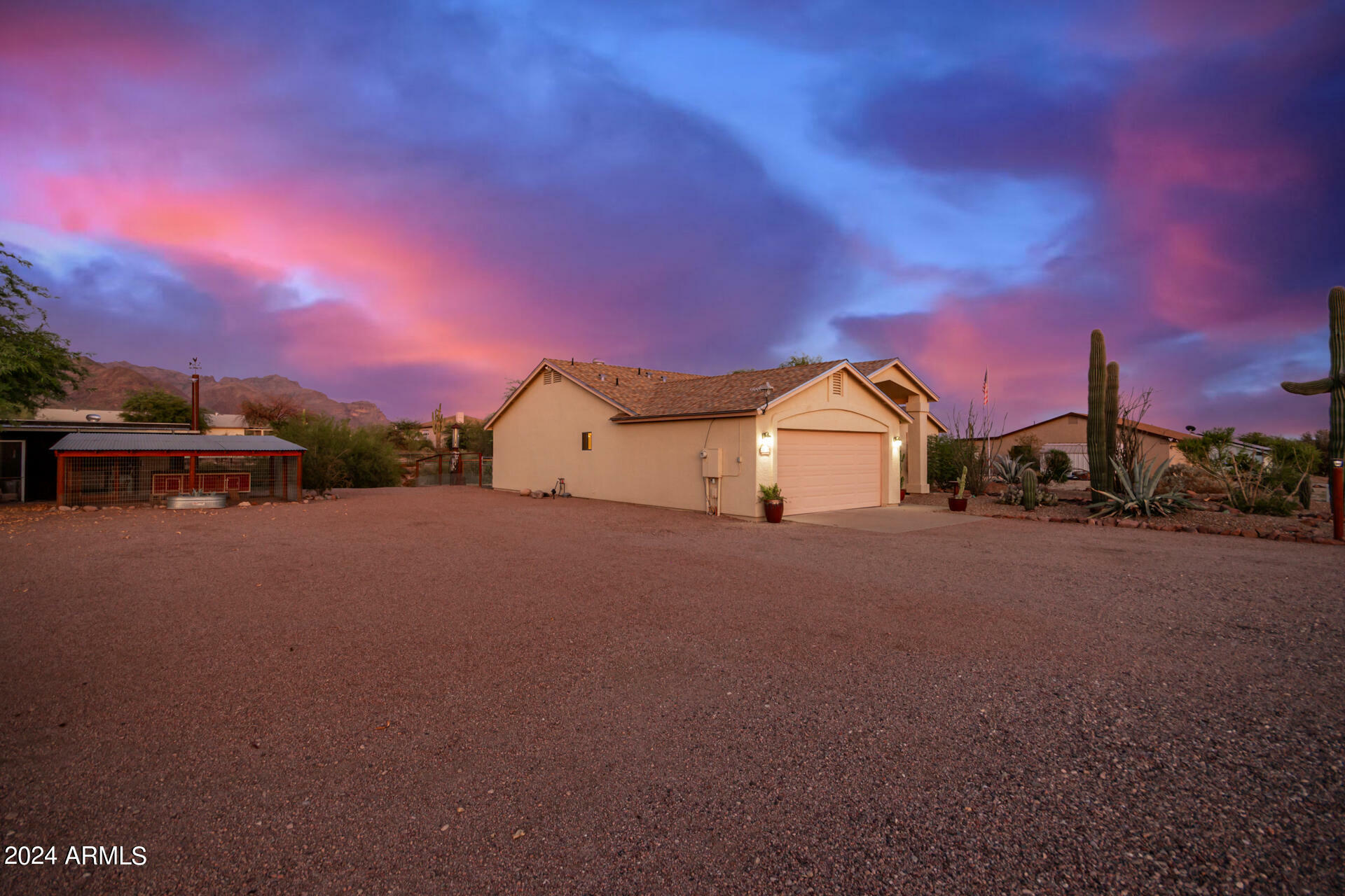 Property Photo:  735 N Arroya Road  AZ 85119 