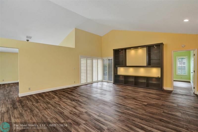 Property Photo:  4341 NW 51st St  FL 33073 