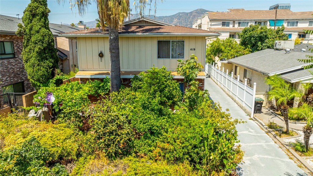 Property Photo:  419 Salem Street  CA 91203 