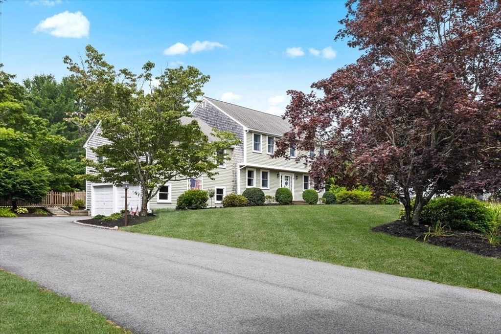 Property Photo:  10 Boxwood Ln  MA 02332 