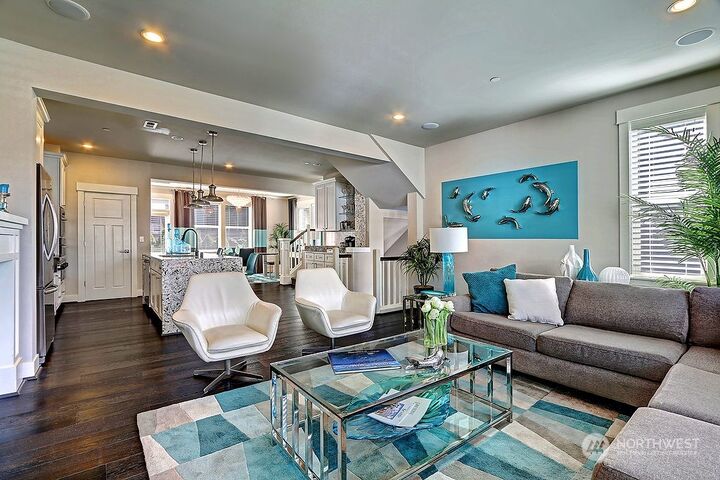 Property Photo:  212 3rd Lane S  WA 98033 