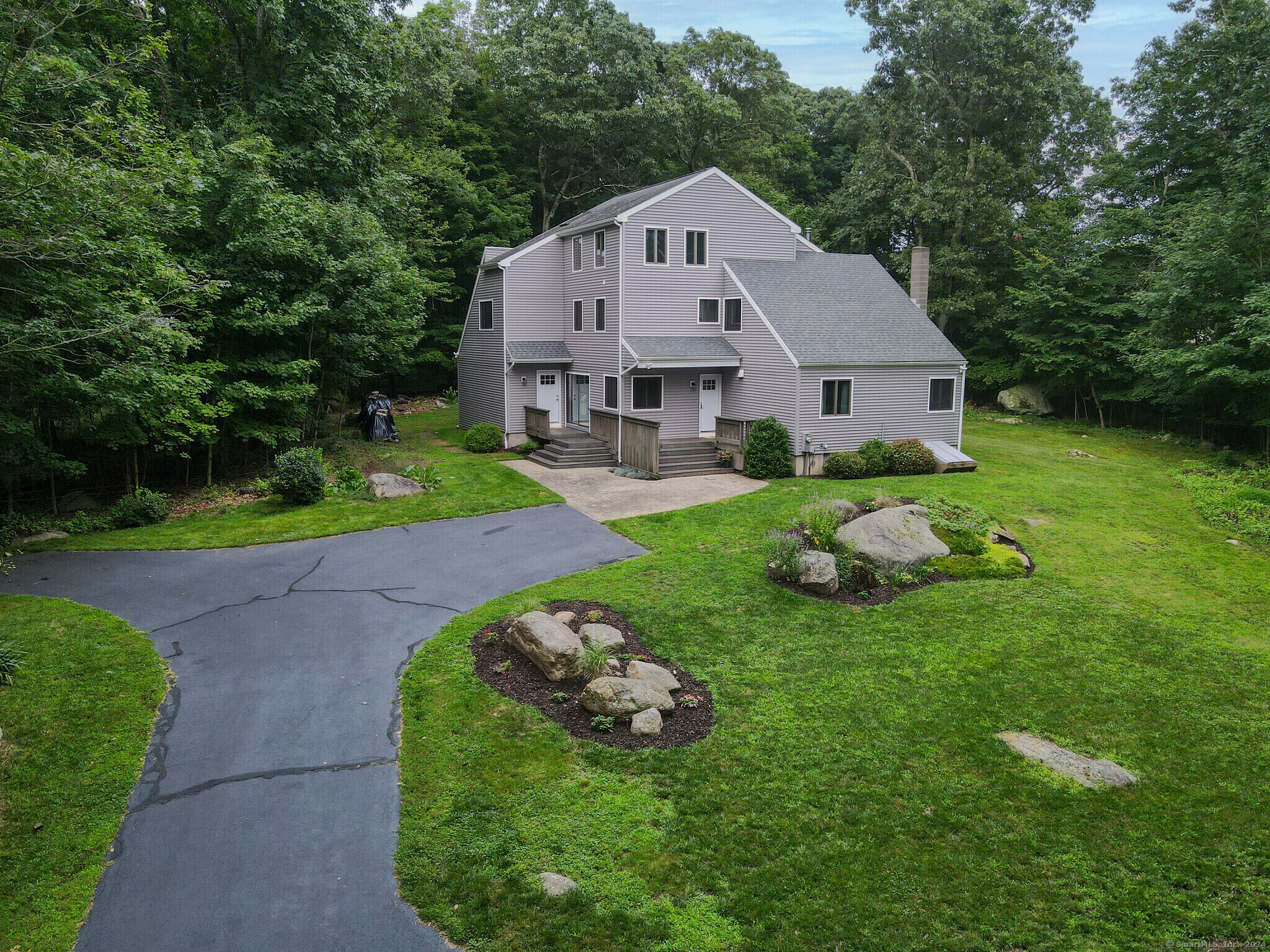 Property Photo:  170 Barker Hill Drive  CT 06437 