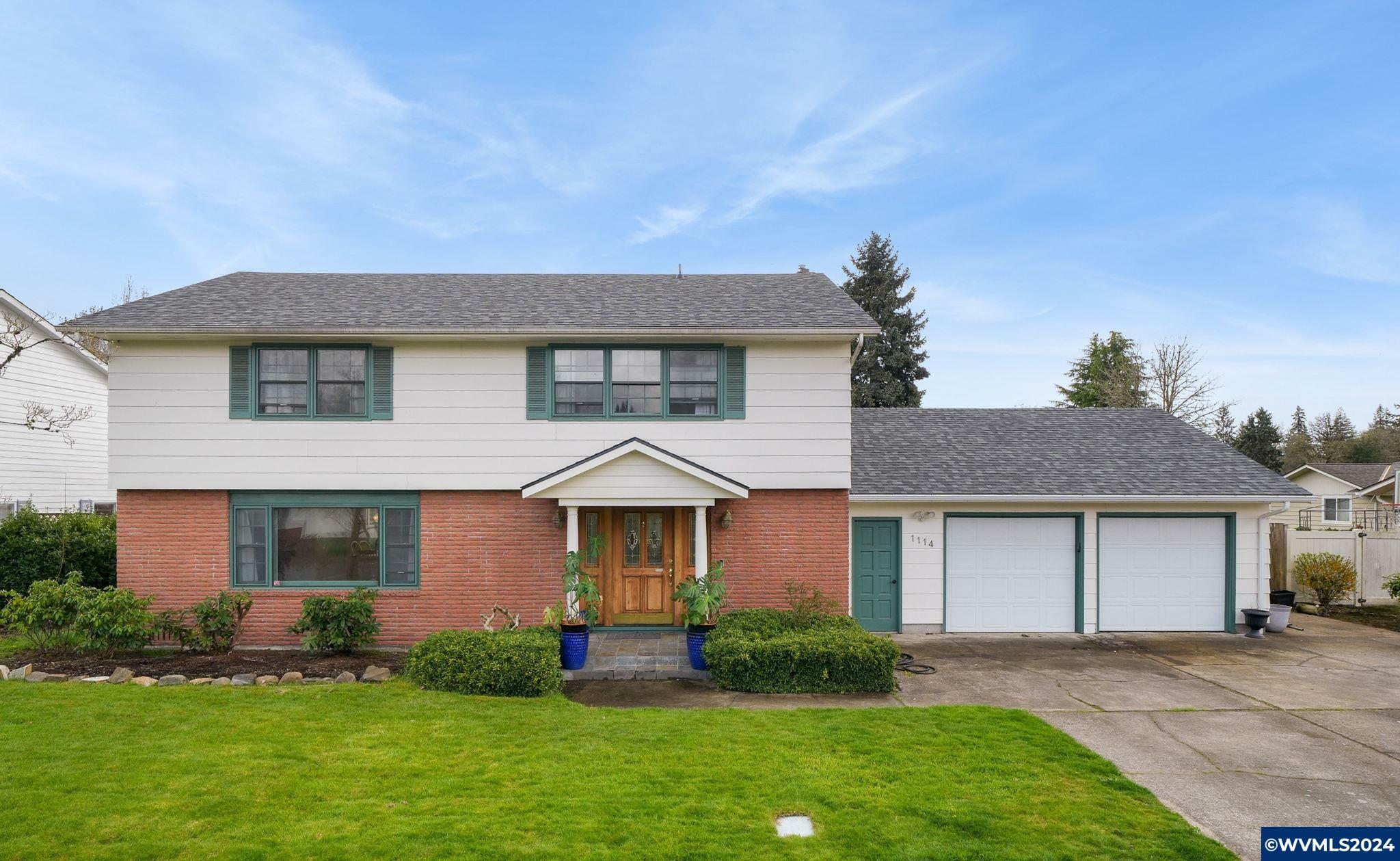 Property Photo: 1114 Lakewood Dr SW OR 97321