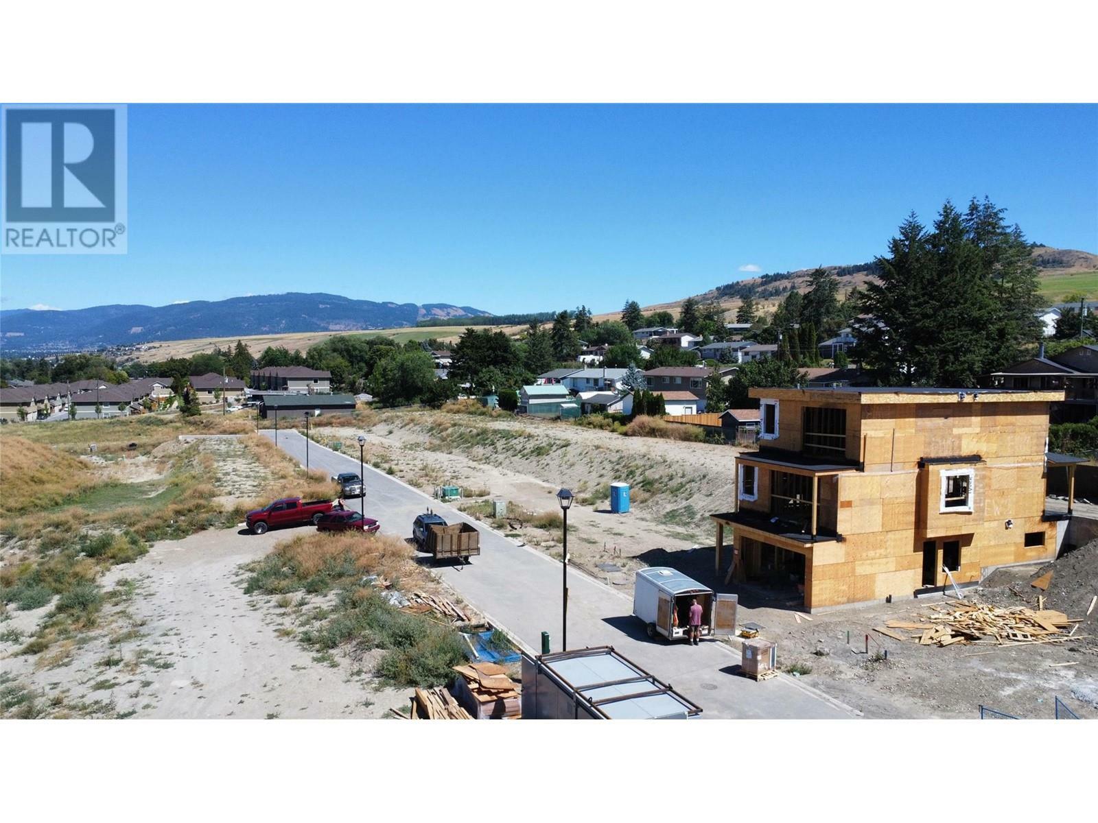 Photo de la propriété:  6758 Okanagan Avenue 8  BC V1H 1M2 