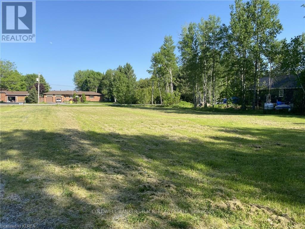 Photo de la propriété:  Lot 10 Pinewood Boulevard  ON K0M 2T0 