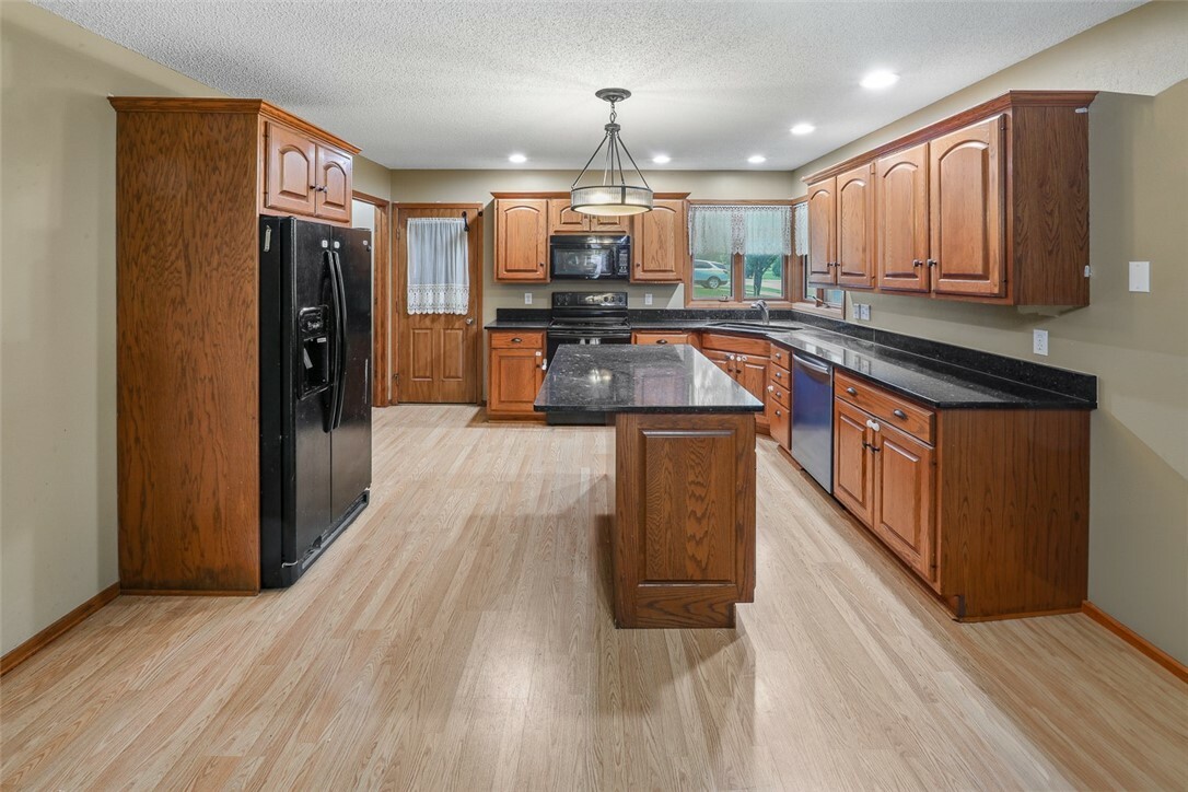 Property Photo:  708 Brentwood Drive  IA 50219 