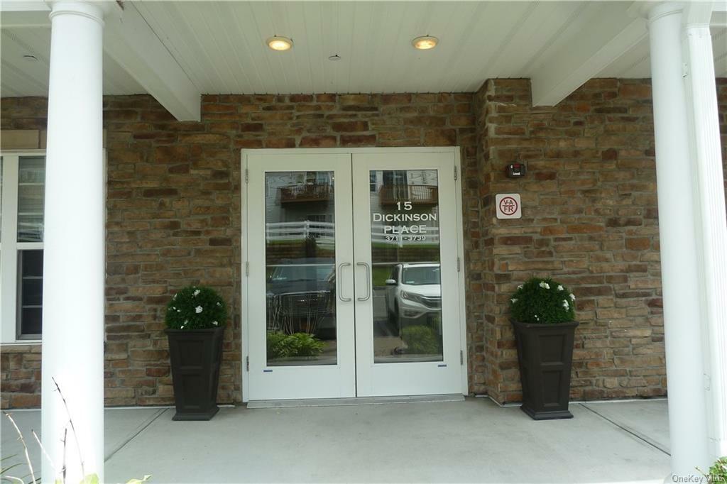 Property Photo:  15 Dickinson Place 3715  NY 10512 