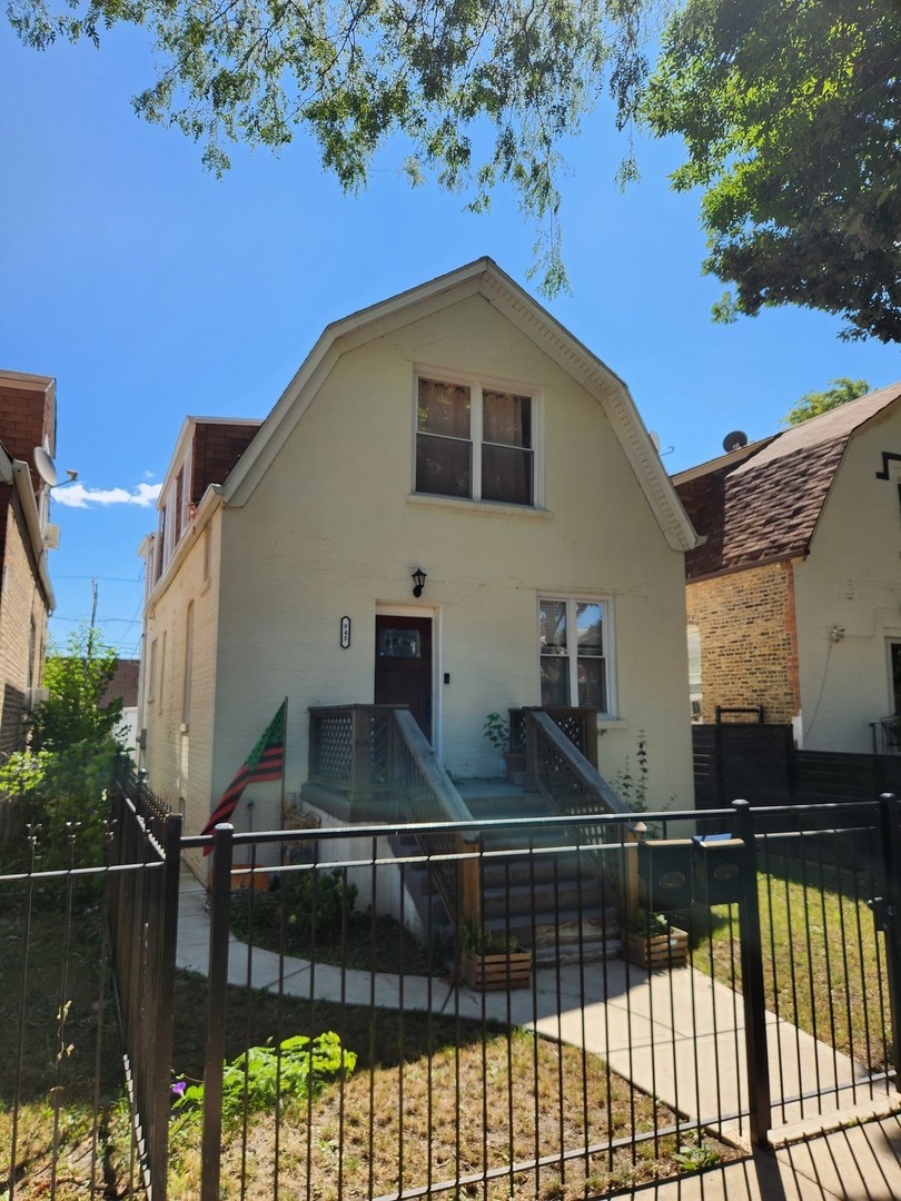 845 N Keystone Avenue  Chicago IL 60651 photo