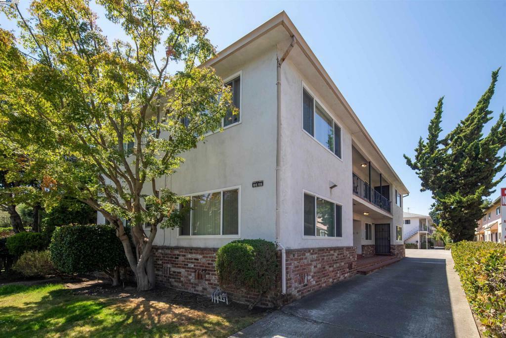 Property Photo:  1337 Pearl St  CA 94501 