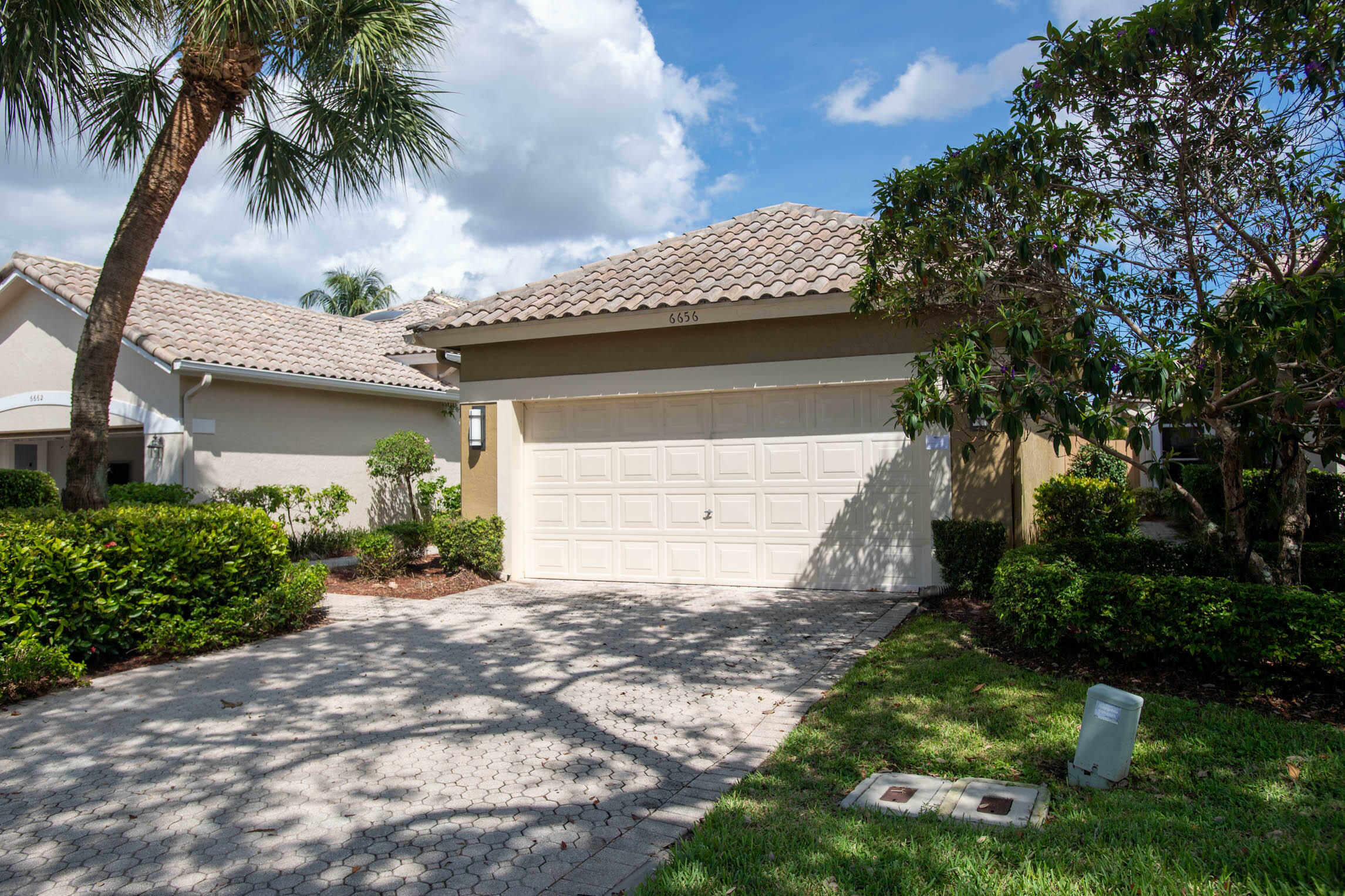 Property Photo:  6656 NW 25th Way  FL 33496 